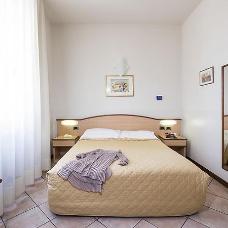 Residence XX Settembre Alba  Chambre photo