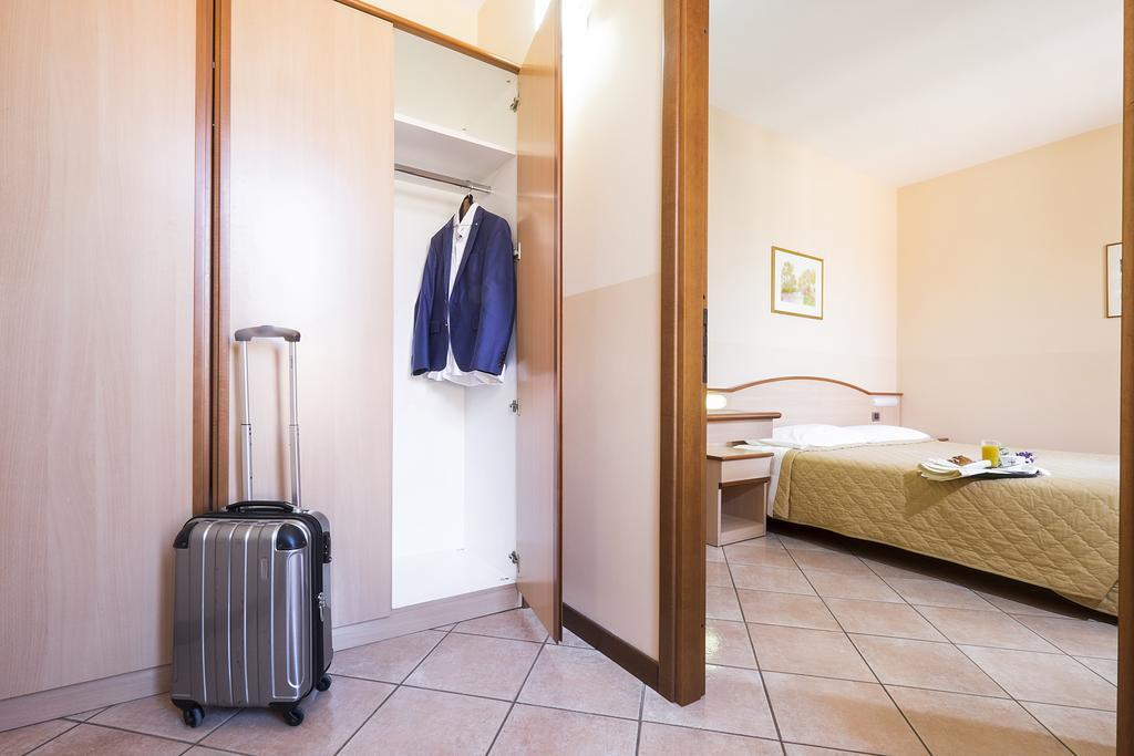 Residence XX Settembre Alba  Chambre photo