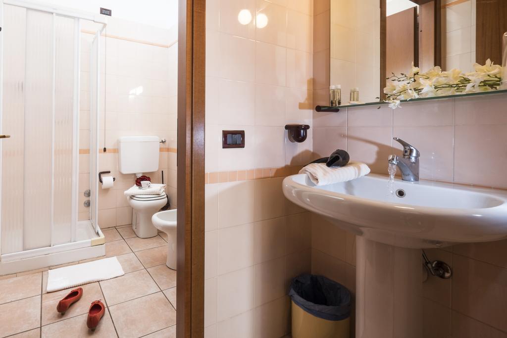 Residence XX Settembre Alba  Chambre photo